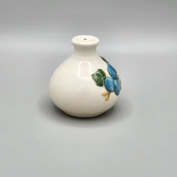 VTG Metlox Poppy Trail Sculptured Grape Blue Salt or Pepper Shaker 3" - Picture 2 of 7